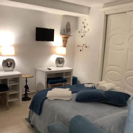 Tinnyhouse Napoli Bagian luar foto
