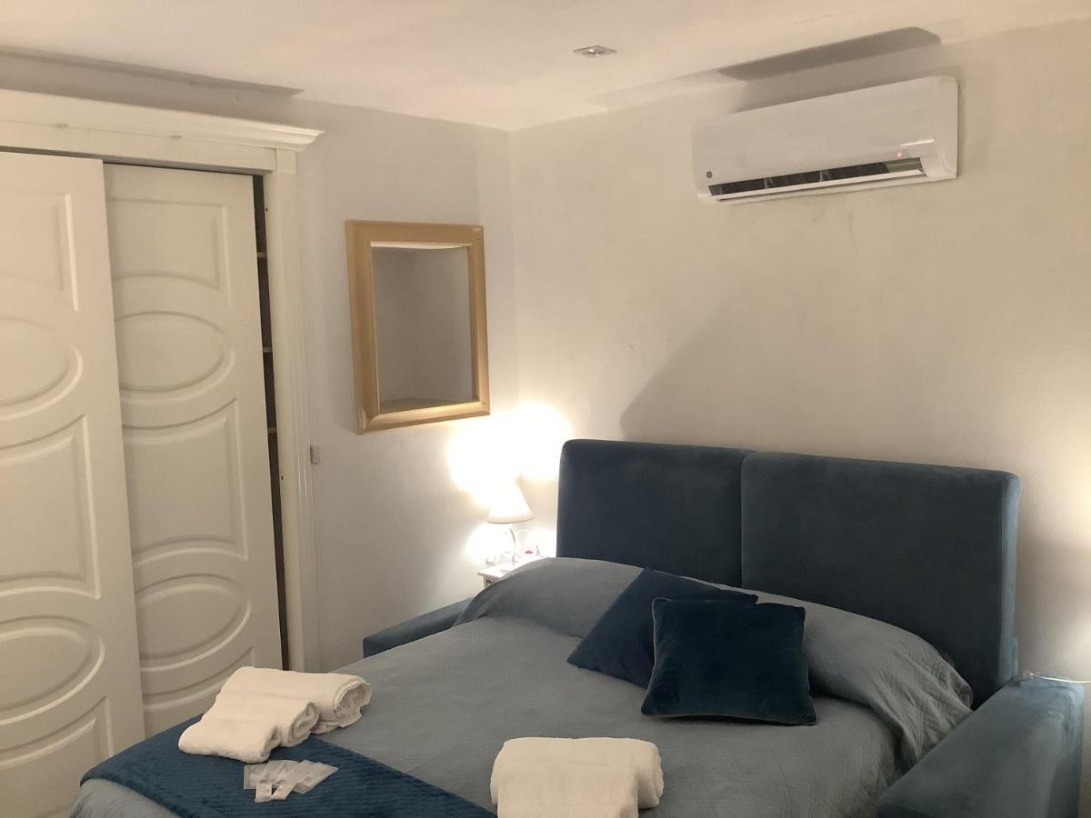 Tinnyhouse Napoli Bagian luar foto