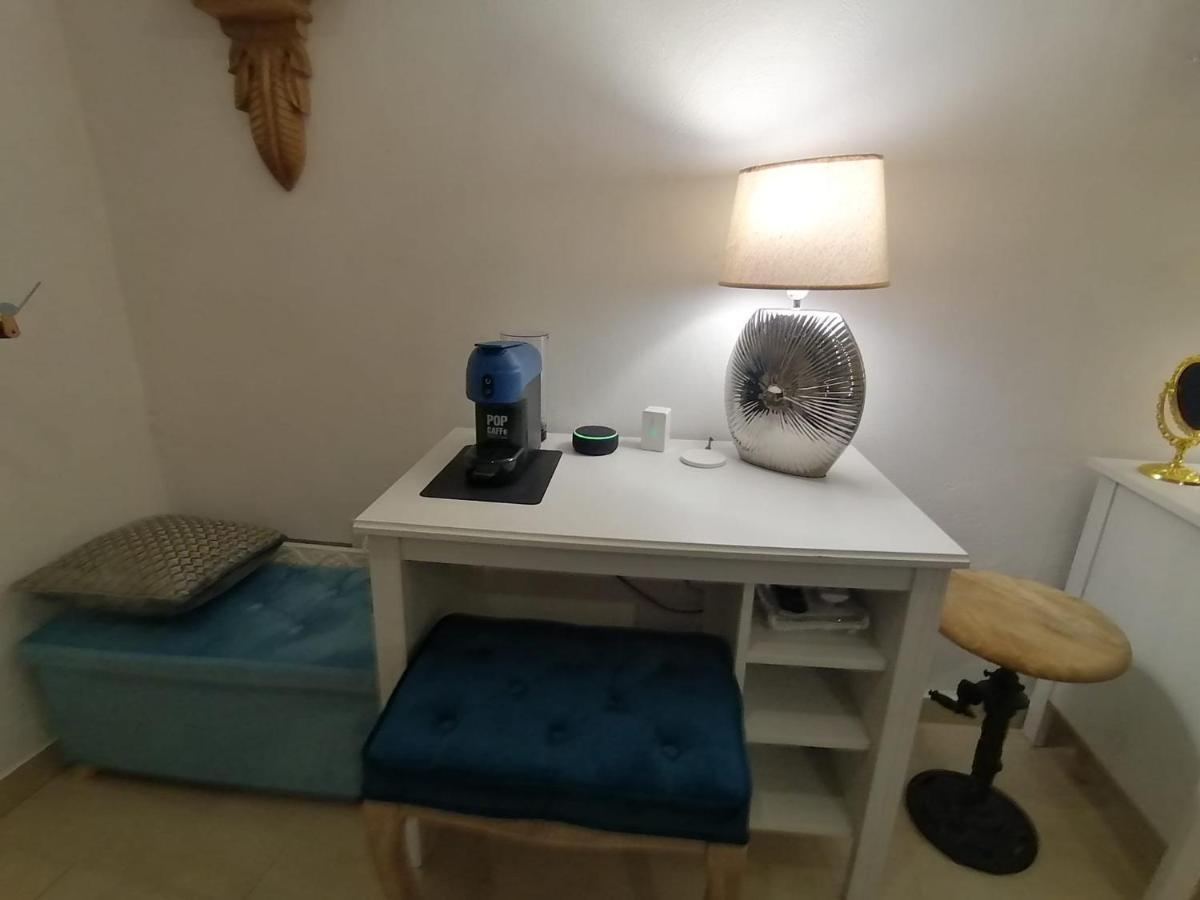 Tinnyhouse Napoli Bagian luar foto