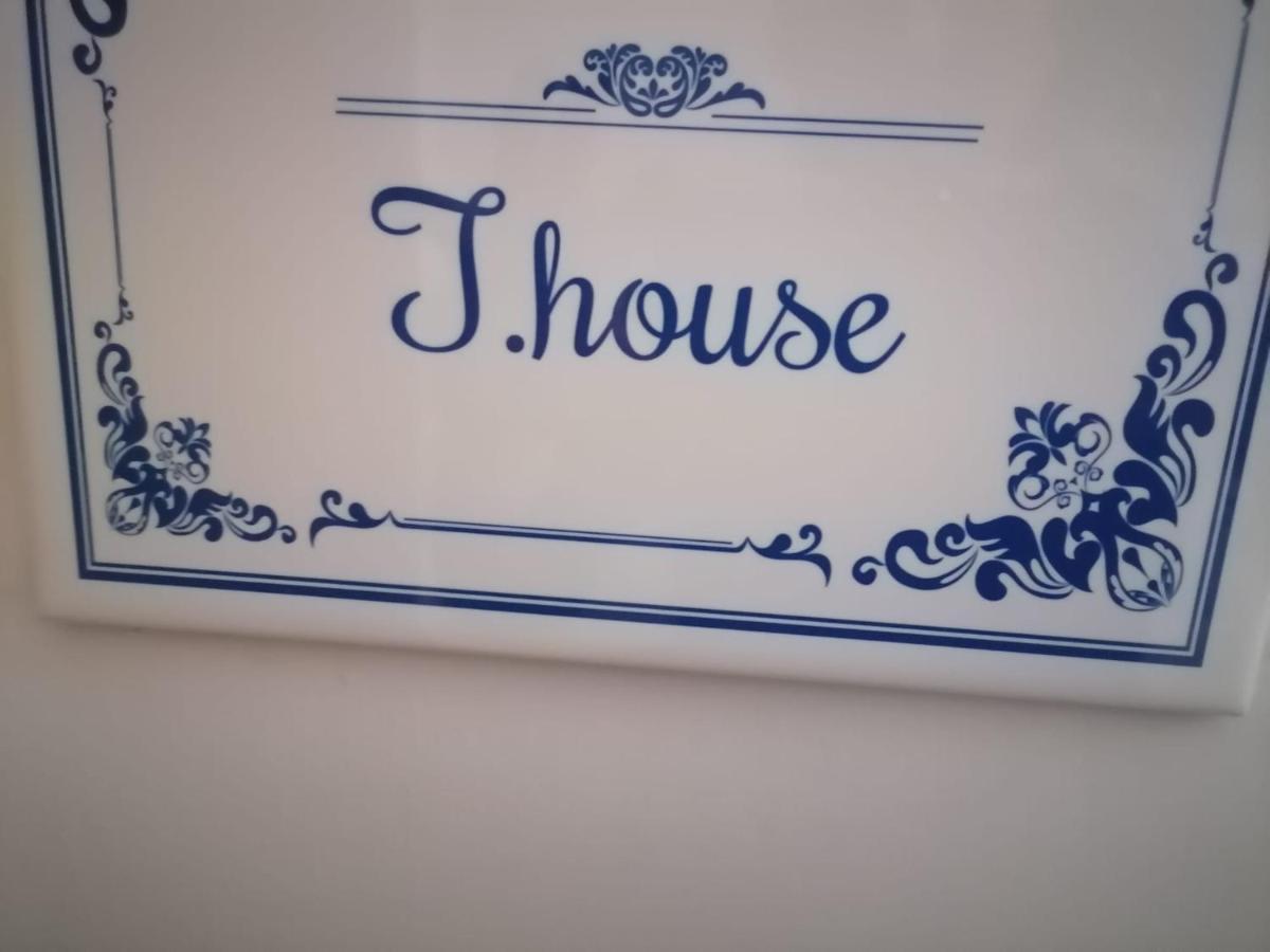 Tinnyhouse Napoli Bagian luar foto
