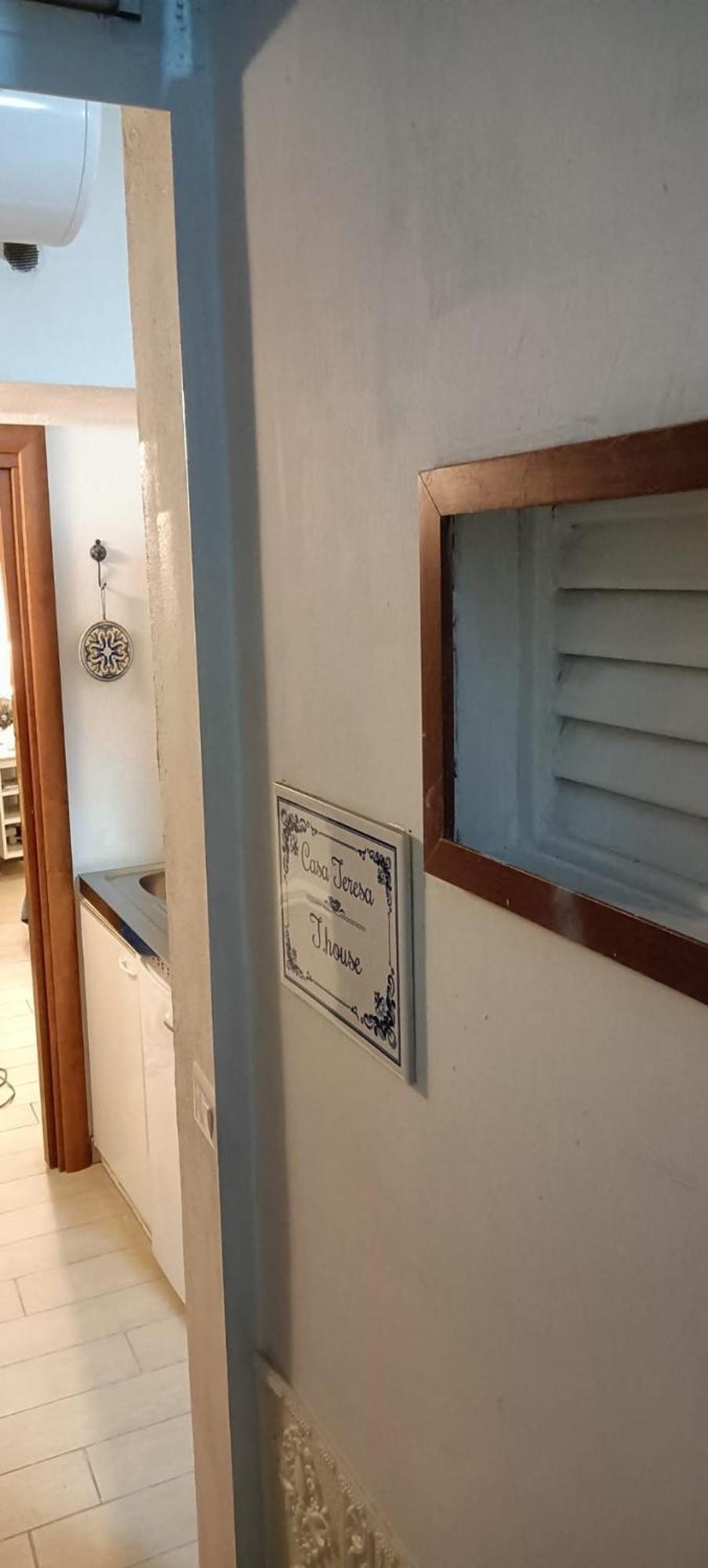 Tinnyhouse Napoli Bagian luar foto